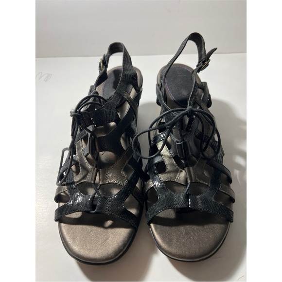 Aravon Black Strappy Women's Sandals - Picture 1 of 7